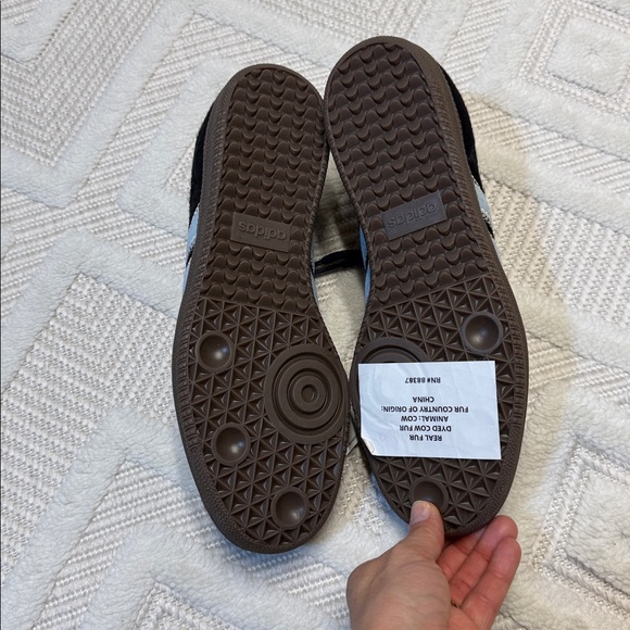 adidas Originals Samba OG sneakers in navy pony hair and light blue - Picture 7 of 9